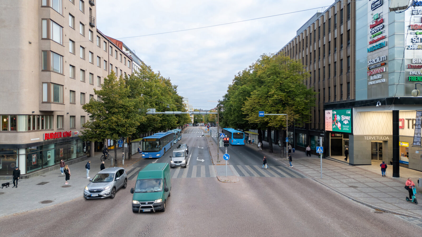 Lahden pysäkkikokeilu herättää keskustelua asukastilaisuudessa
